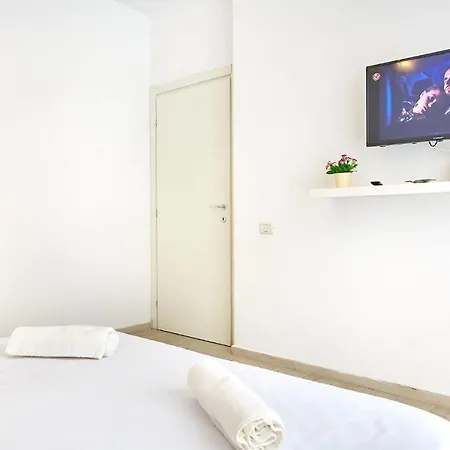 Apartman Smarald 1 *